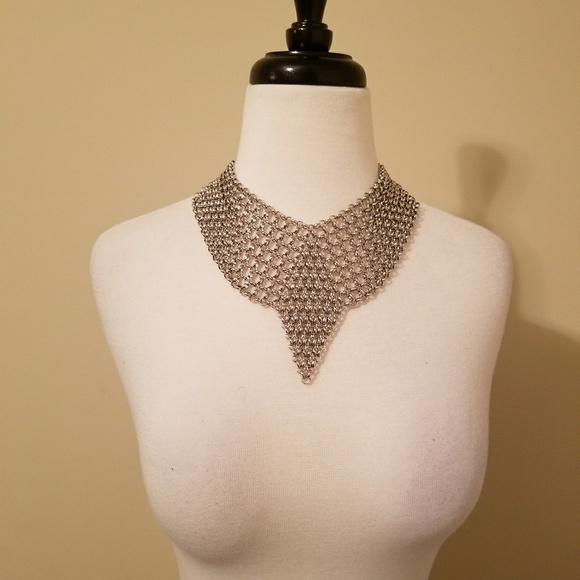 Stylish Silver Bib Neckace - Picture 4 of 7
